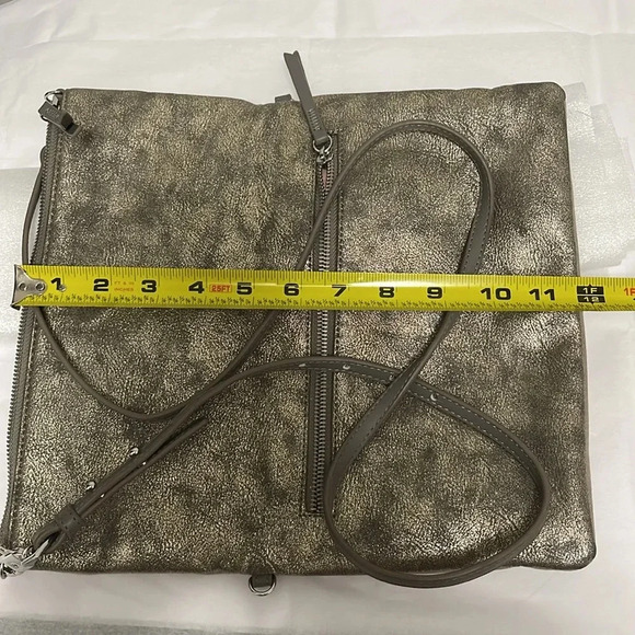 Stella & Dot 2-in-1 Clutch Adjustable Strap Cross Body Faux Distressed Metallic - Picture 4 of 8